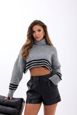 43241 STRICKWAREN GESTREIFTES TURTLER CROP-GRAU-SCHWARZ