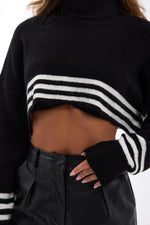 43241 STRICKWAREN GESTREIFTES TURTLER CROP-SCHWARZ-ECRU