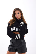 43241 STRICKWAREN GESTREIFTES TURTLER CROP-SCHWARZ-ECRU