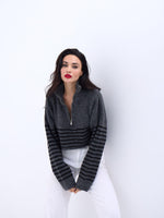 43311 STRICKWAREN GESTREIFTES CROP MIT REISSVERSCHLUSS-ANTHRAZIT-SCHWARZ