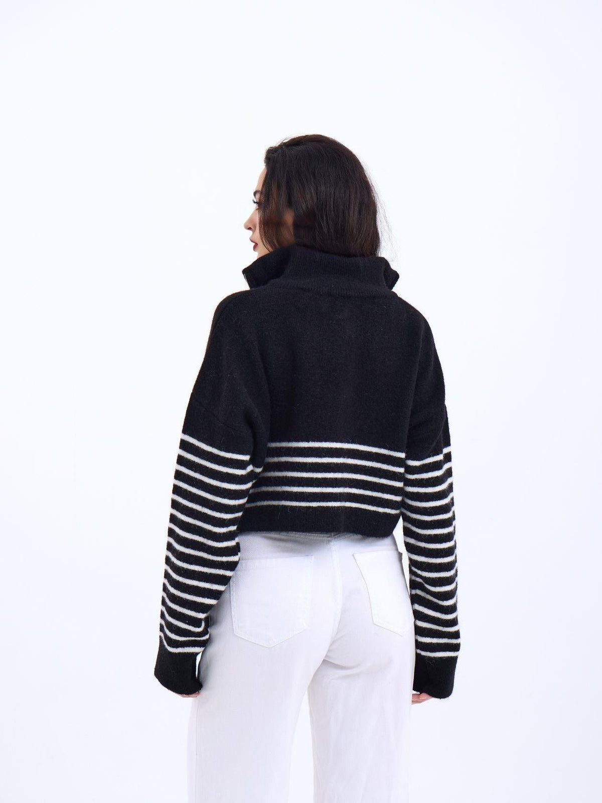 43311 STRICKWAREN GESTREIFTES CROP MIT REISSVERSCHLUSS-SCHWARZ-ECRU