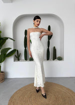 Trägerloses Combar-Kleid