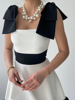 Miron-Kleid mit Schulterschleife