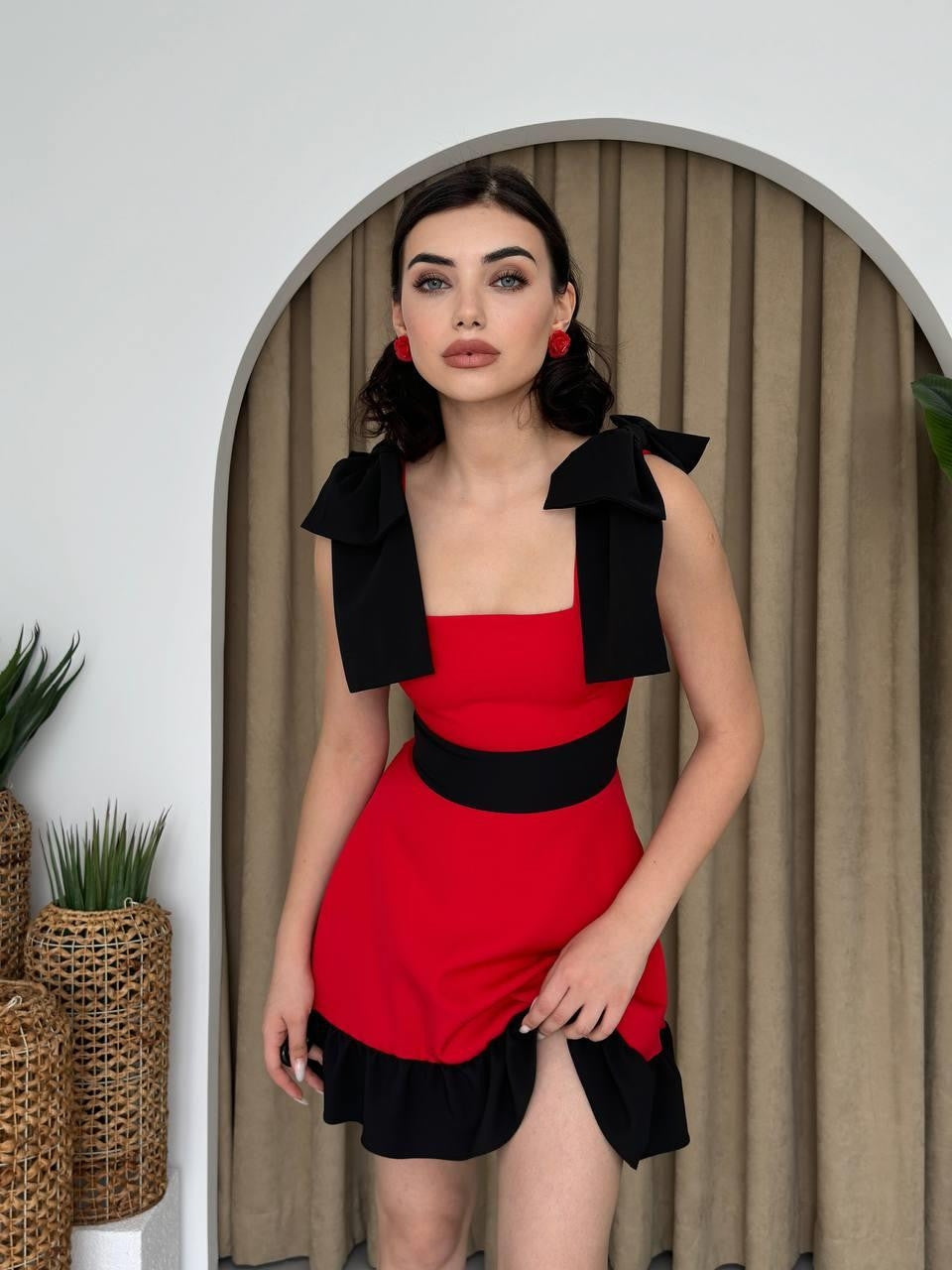 Miron-Kleid mit Schulterschleife