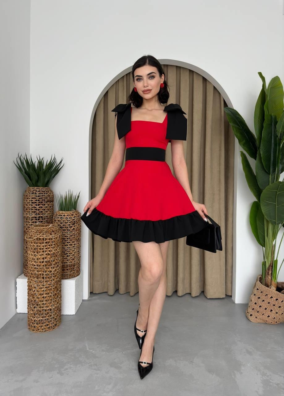 Miron-Kleid mit Schulterschleife