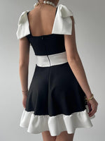 Miron-Kleid mit Schulterschleife