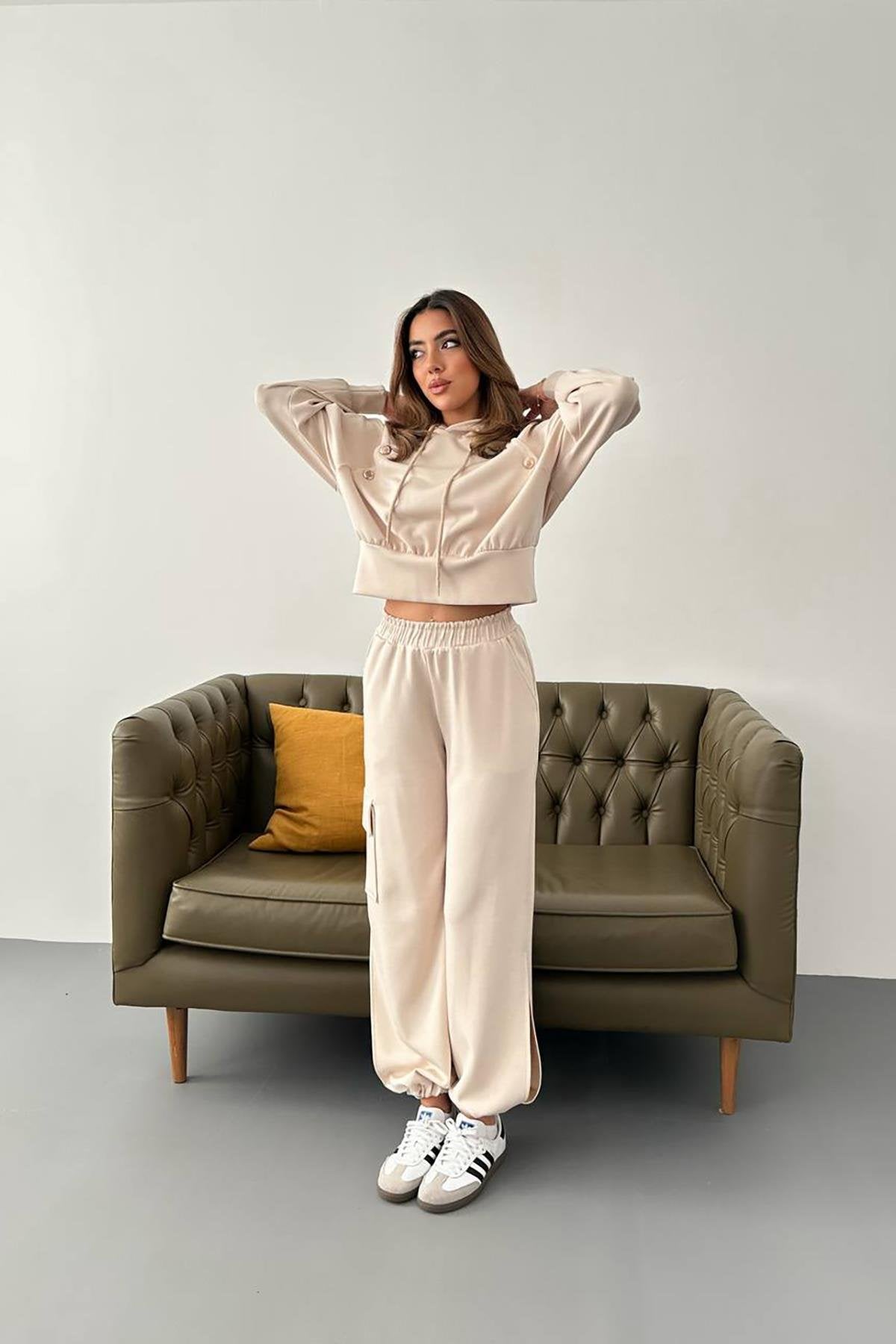 Toptan Bej Kapüşonlu Sweatshirt Ve Kargo Pantolon Takım