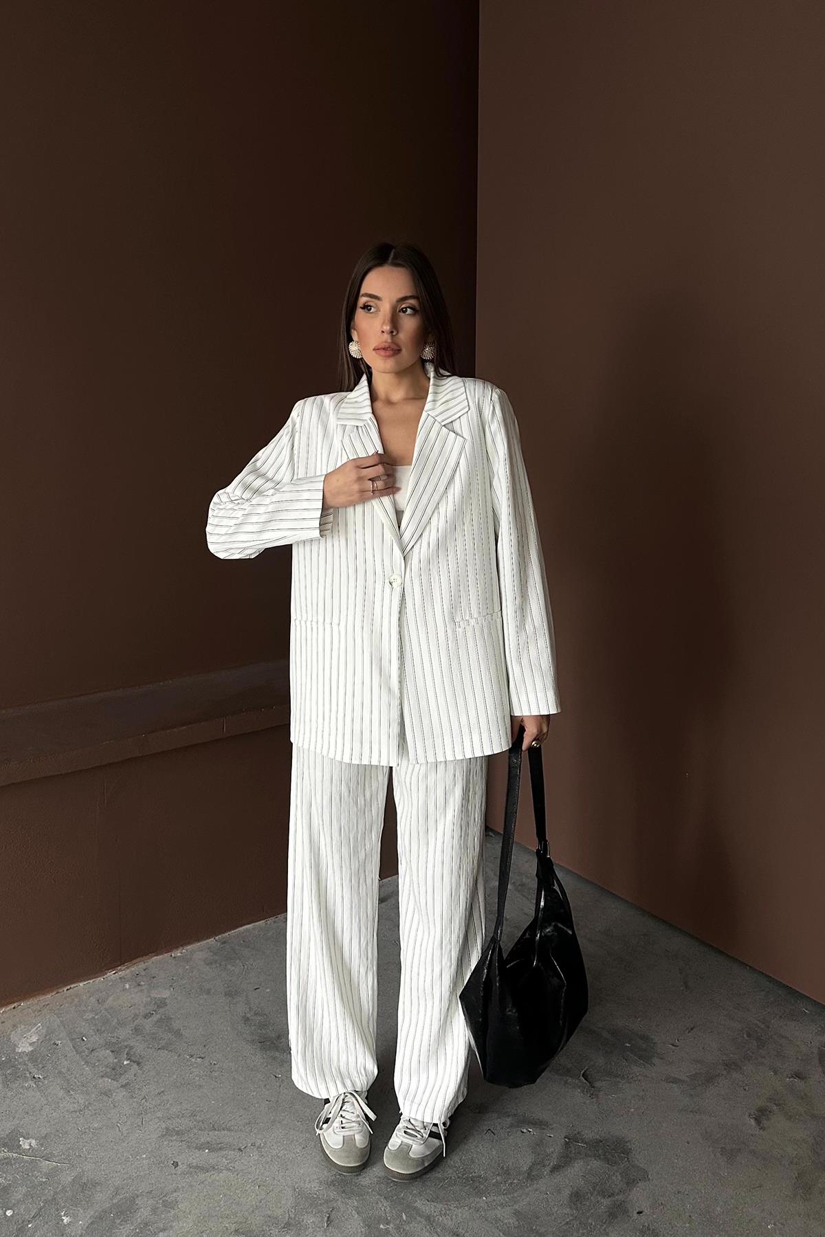 Toptan Beyaz Çizgili Ceket Ve Pantolon Takım