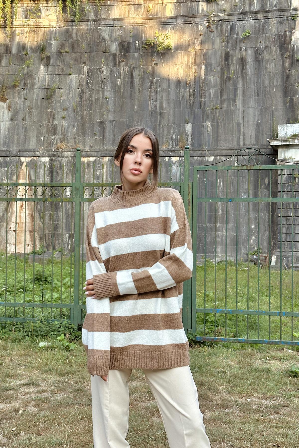 Toptan Camel Çizgili Triko Kazak