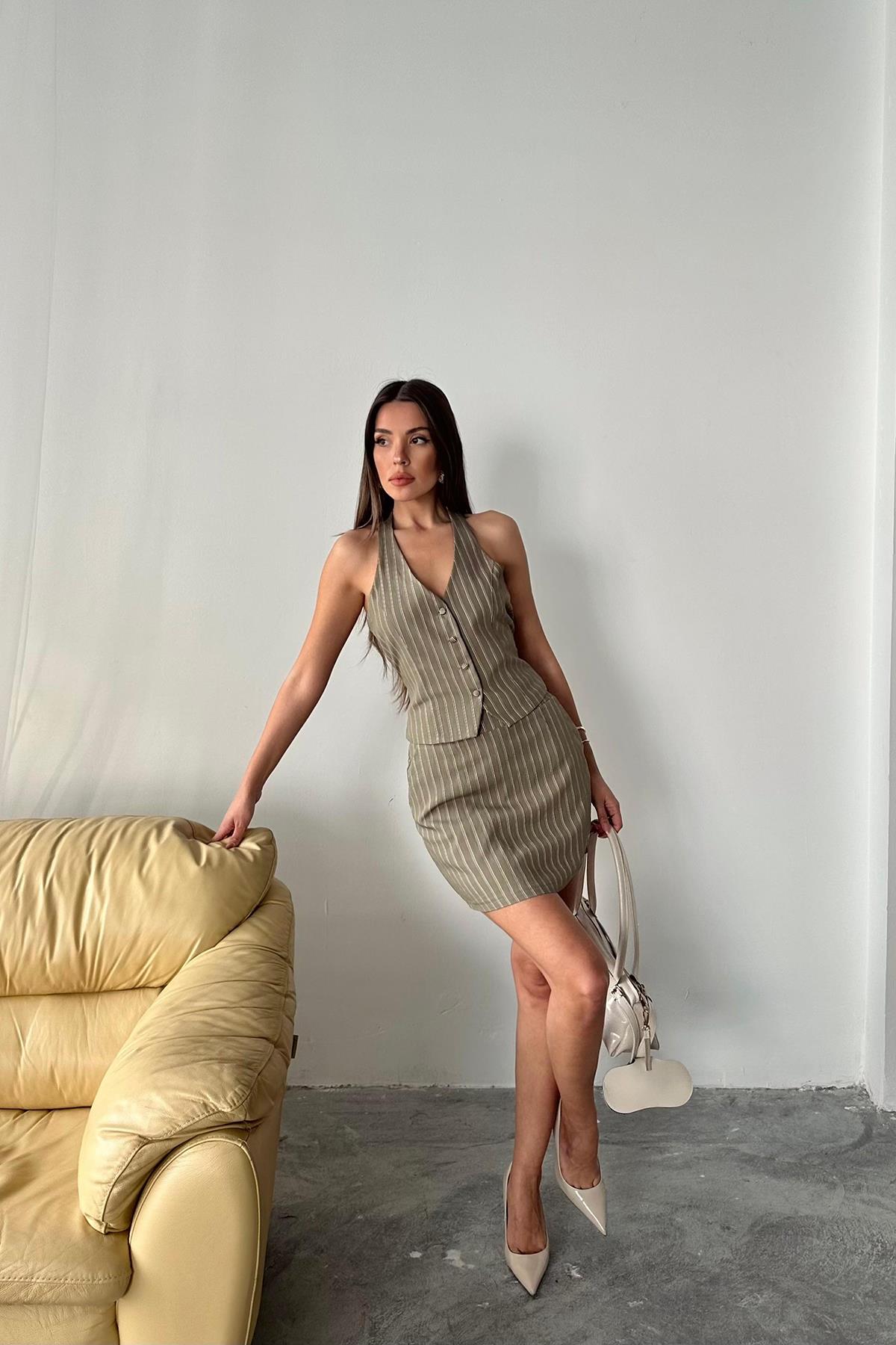 Toptan Haki Çizgili Yelek Ve Etek Takım