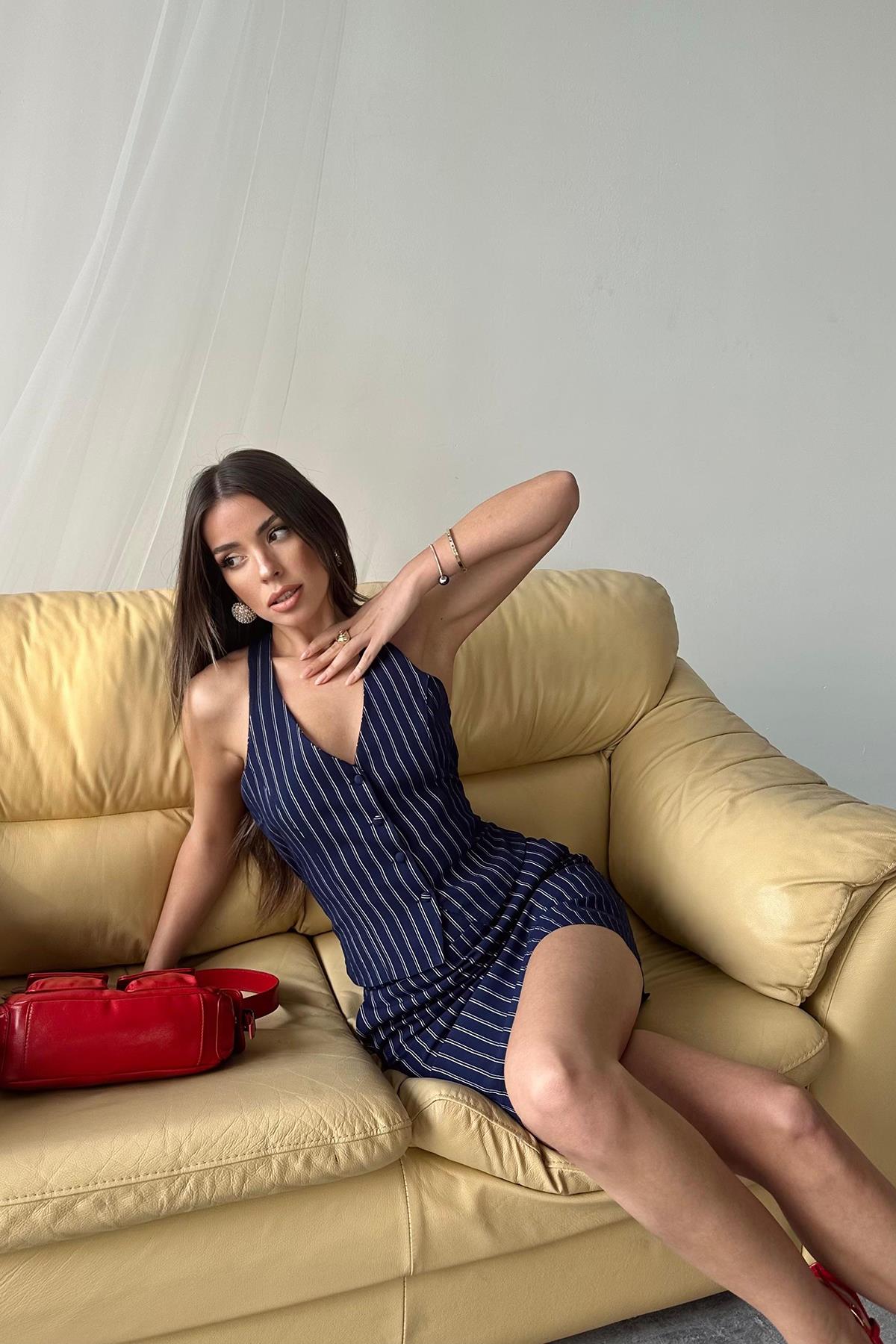 Toptan Lacivert Çizgili Yelek Ve Etek Takım