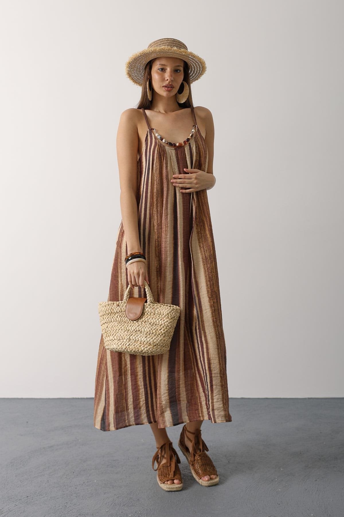 Kolye Detaylı Çizgili Elbise - Kahve