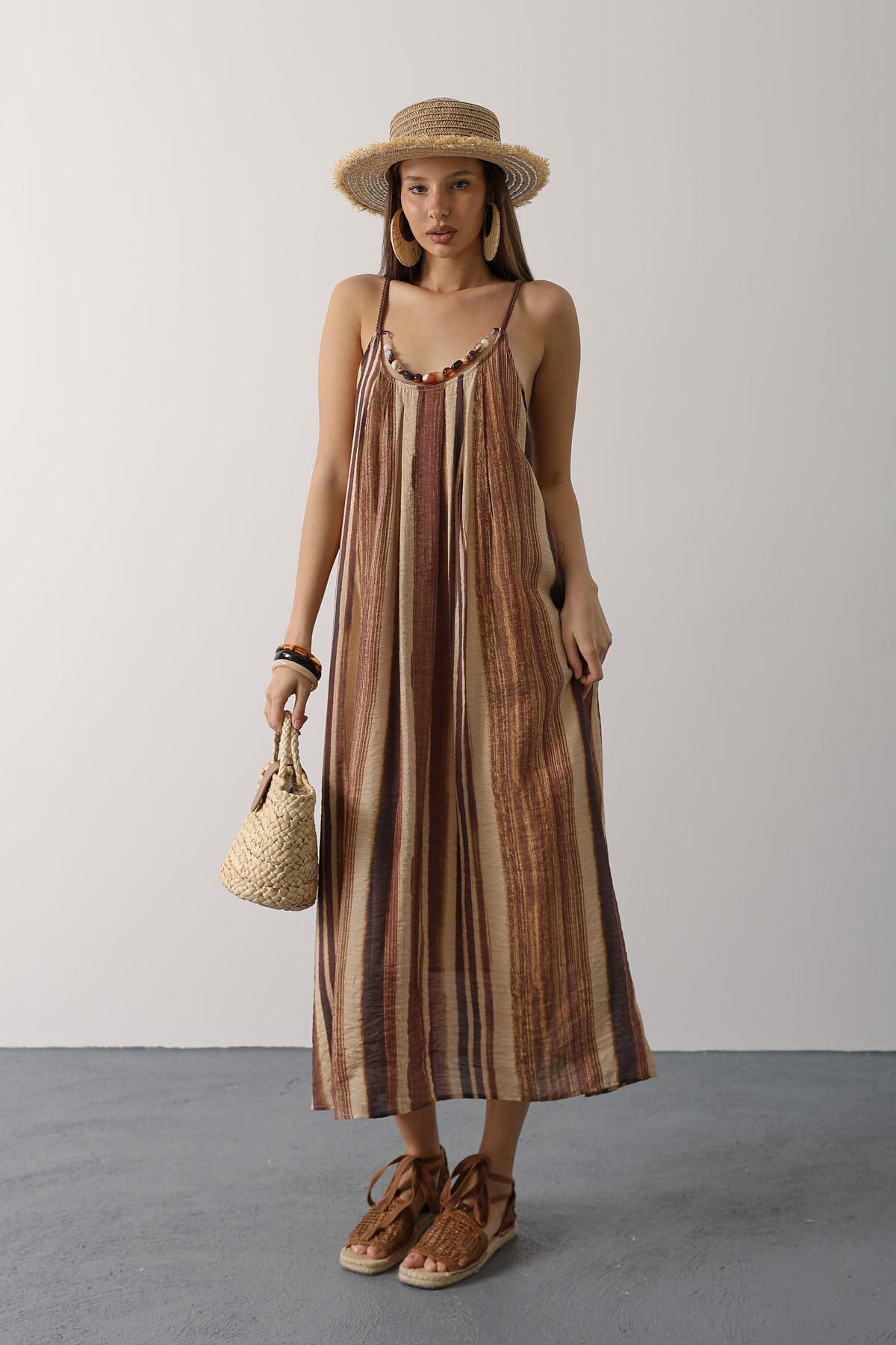 Kolye Detaylı Çizgili Elbise - Kahve