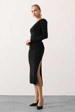 TAŞLI BÜZGÜLÜ UZUNKOL ELBİSE - Siyah