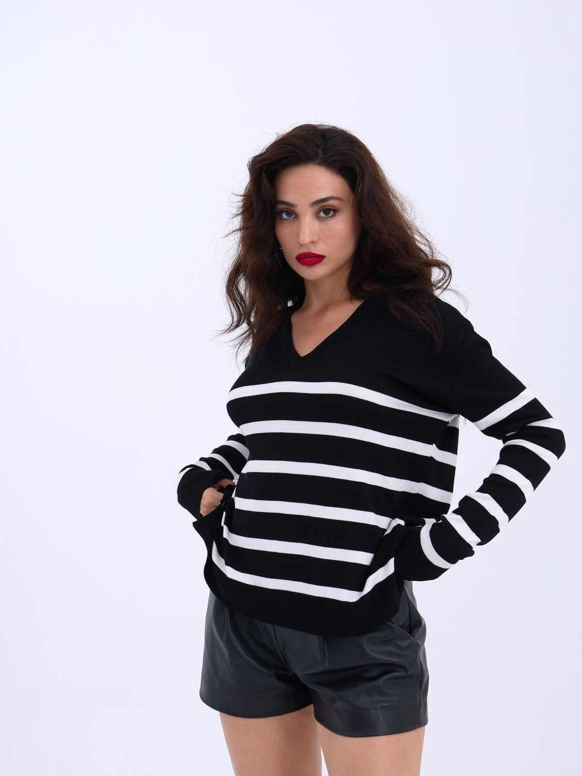 4203 STRICKWAREN V-AUSSCHNITT GESTREIFT BASIC SALASH-SCHWARZ-ECRU