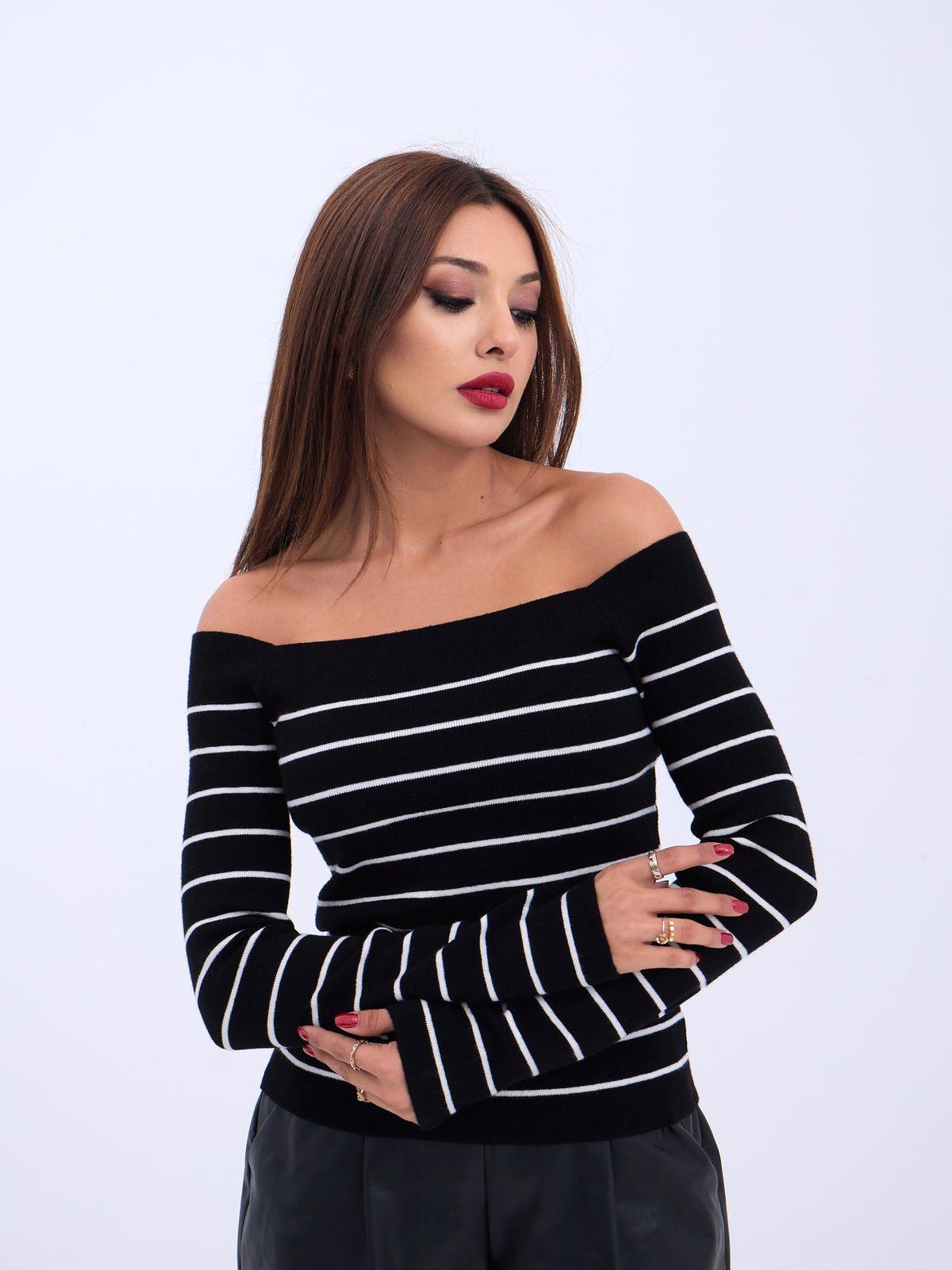 4206 STRICKWAREN GESTREIFTES BOOTHALS-CROP-SCHWARZ-ECRU