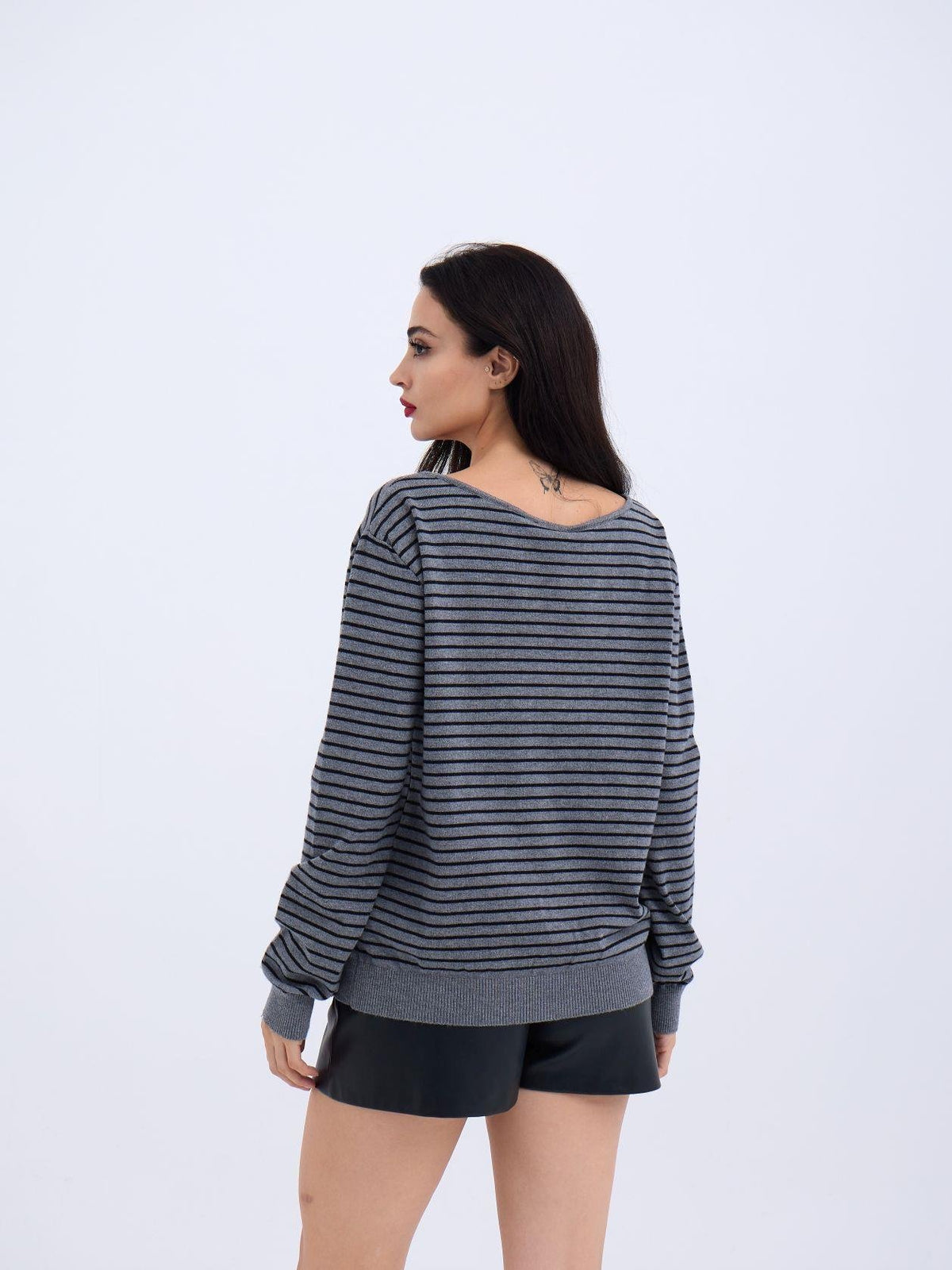 4215 STRICKWAREN GESTREIFTES LOCKERES PULLOVER-GRAU-SCHWARZ