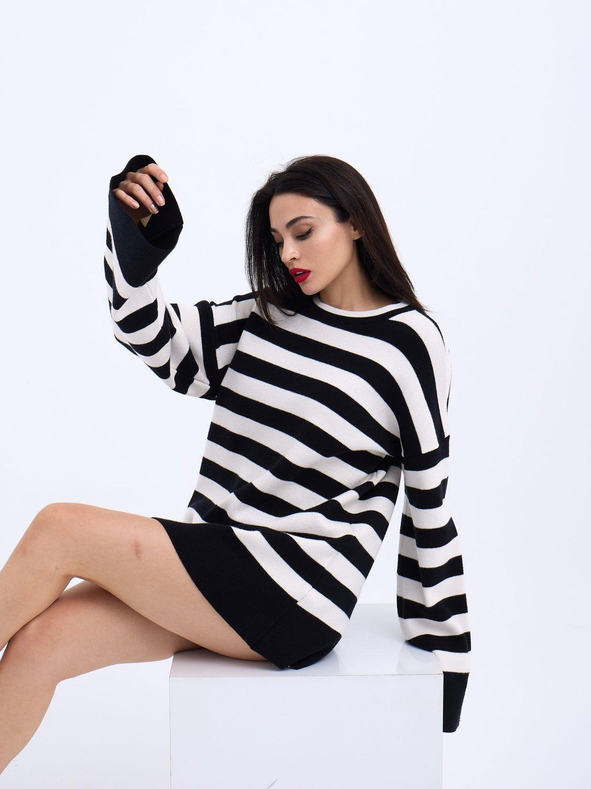 42291 STRICKWAREN GESTREIFTES LOCKERES PULLOVER-SCHWARZ-ECRU