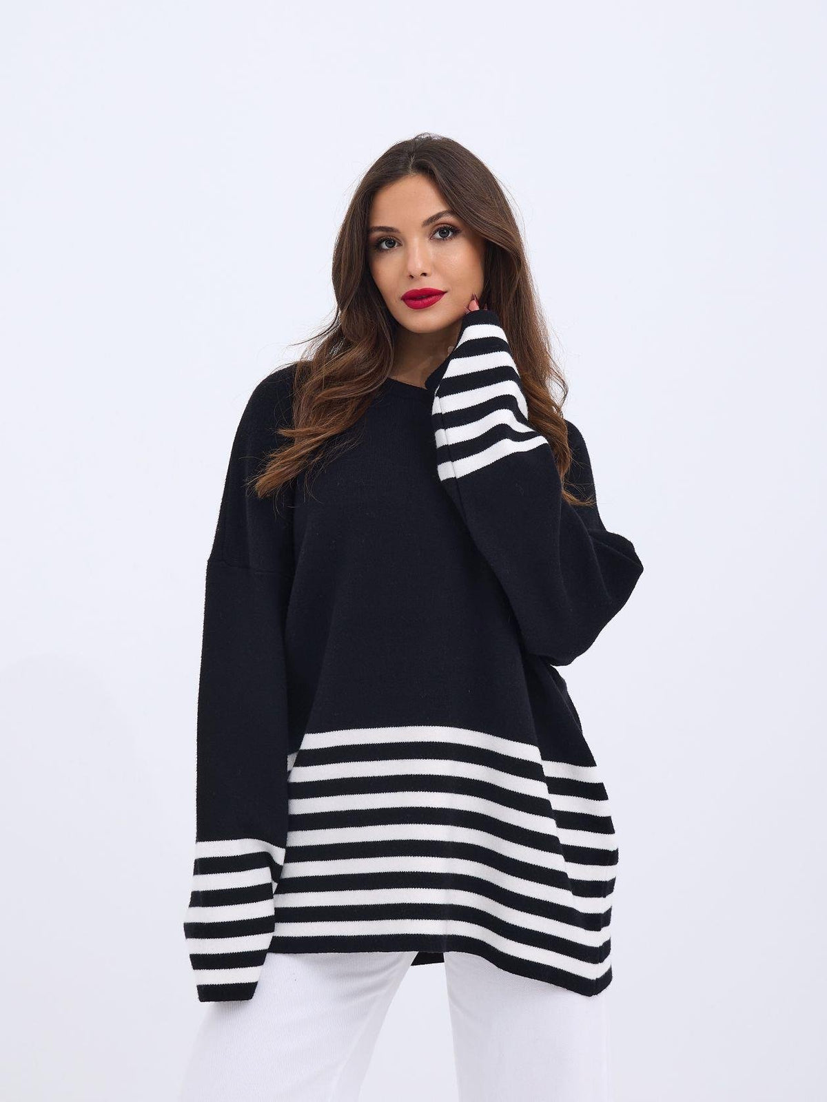 42381 STRICKPULLOVER MIT GESTREIFTEN ÄRMELN - SCHWARZ-ECRU