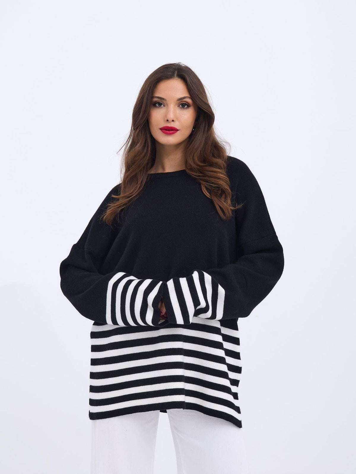 42381 STRICKPULLOVER MIT GESTREIFTEN ÄRMELN - SCHWARZ-ECRU