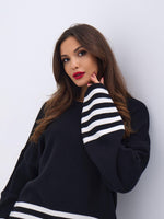 42381 STRICKPULLOVER MIT GESTREIFTEN ÄRMELN - SCHWARZ-ECRU