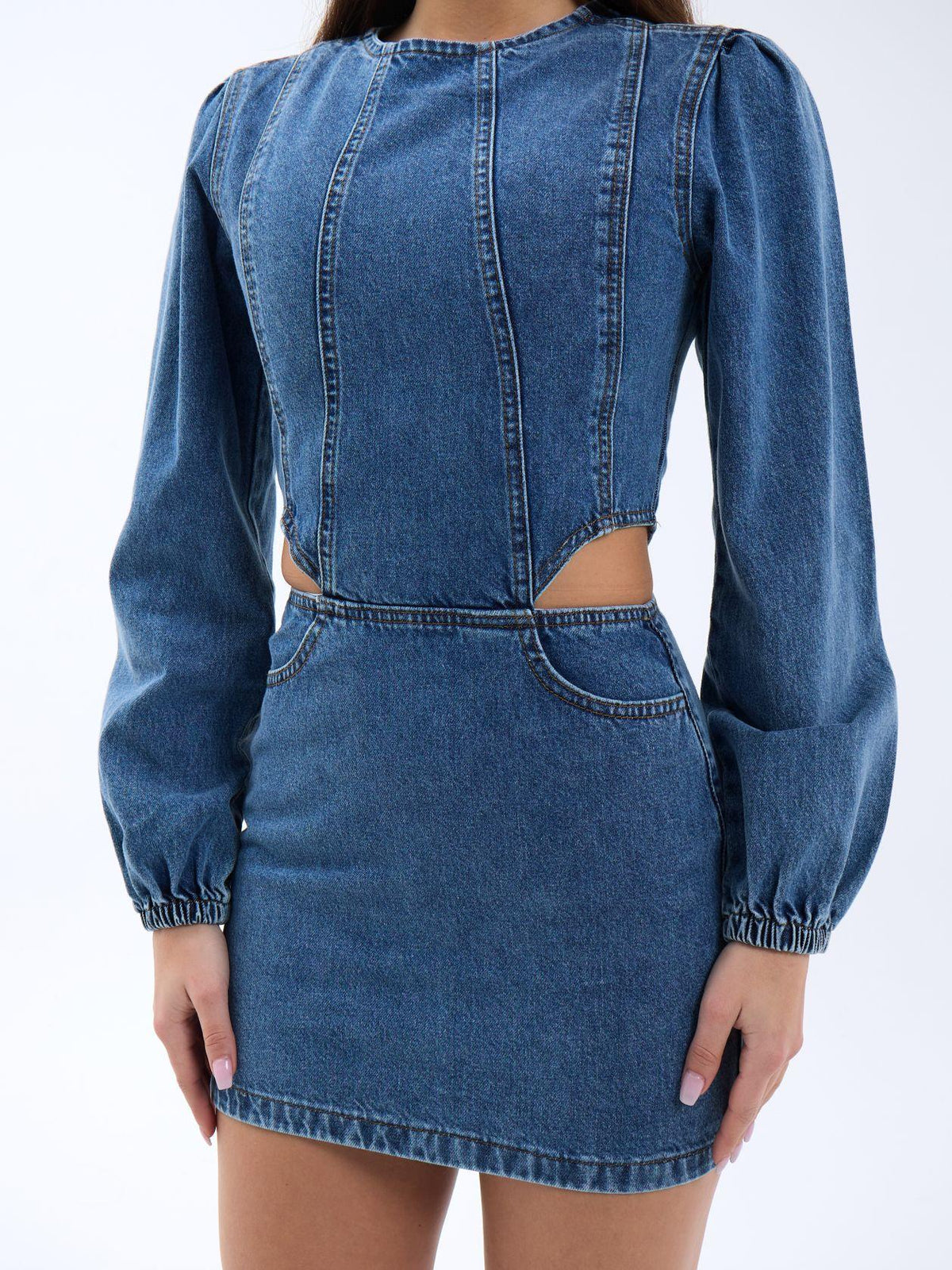 6834 Jeanskleid mit Fenster, blau