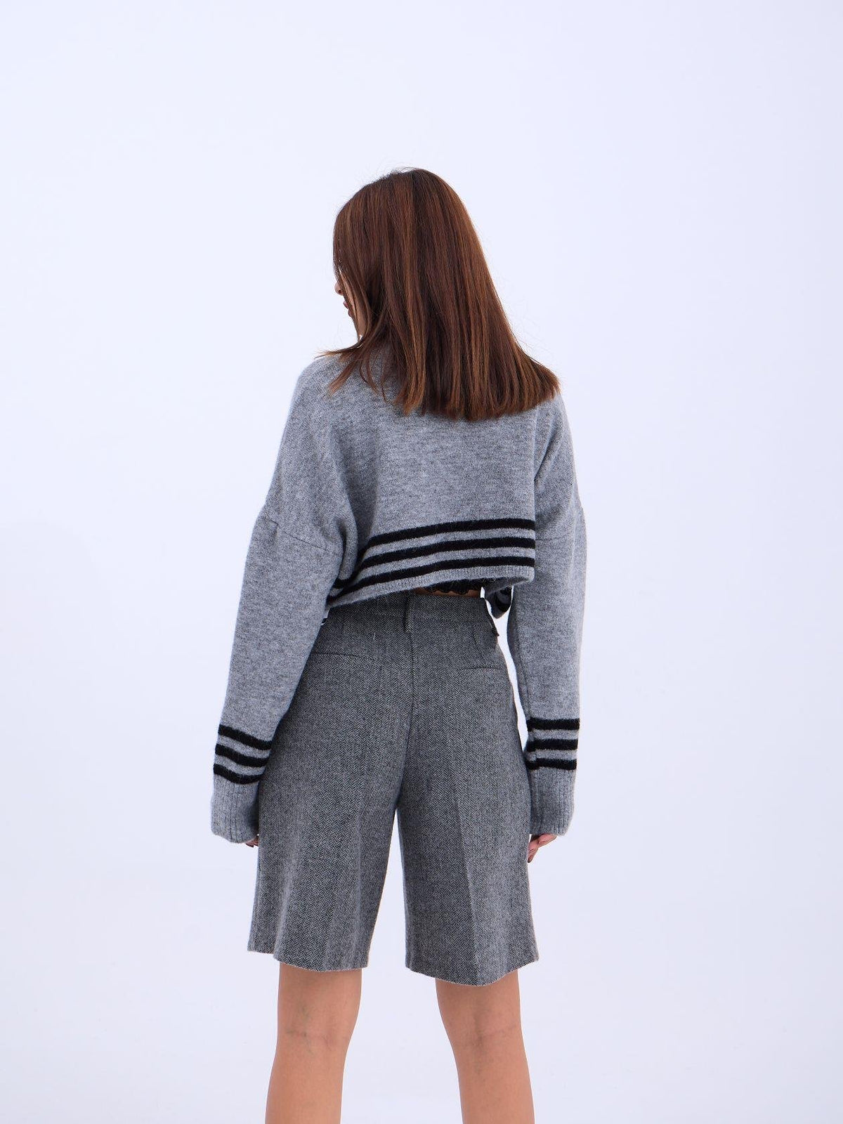 7245 SHORTS-GRAU