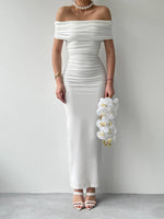 Bleistiftkleid mit Milan-Madonna-Kragen