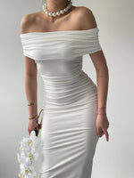 Bleistiftkleid mit Milan-Madonna-Kragen