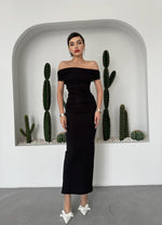Bleistiftkleid mit Milan-Madonna-Kragen 