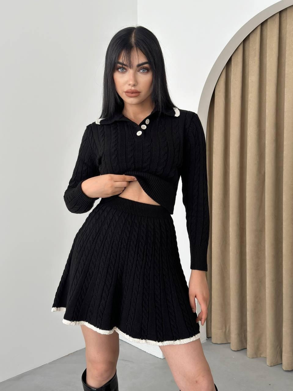 Strickanzug mit Rock aus Nievre 