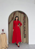 Kleid mit versetzter Schleife 