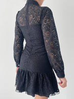 Petrus Kleid mit Knopfdetail 