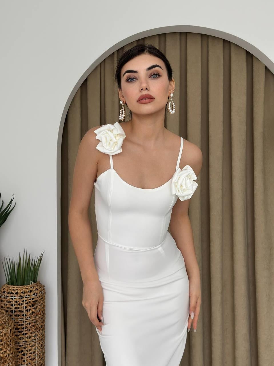 Thron Gül Askılı Elbise