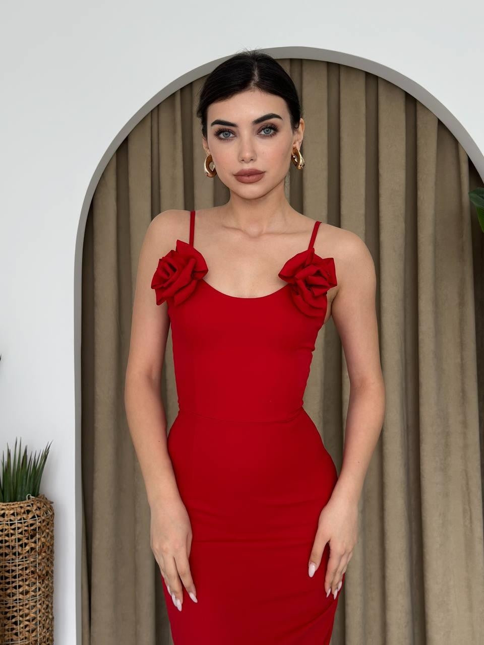 Thron Gül Askılı Elbise