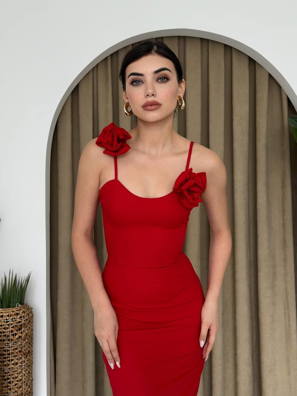 Thron Gül Askılı Elbise