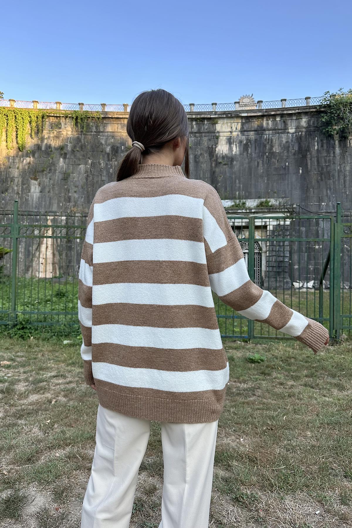 Toptan Camel Çizgili Triko Kazak