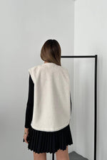 Toptan Ekru Fiyonklu Peluş Yelek