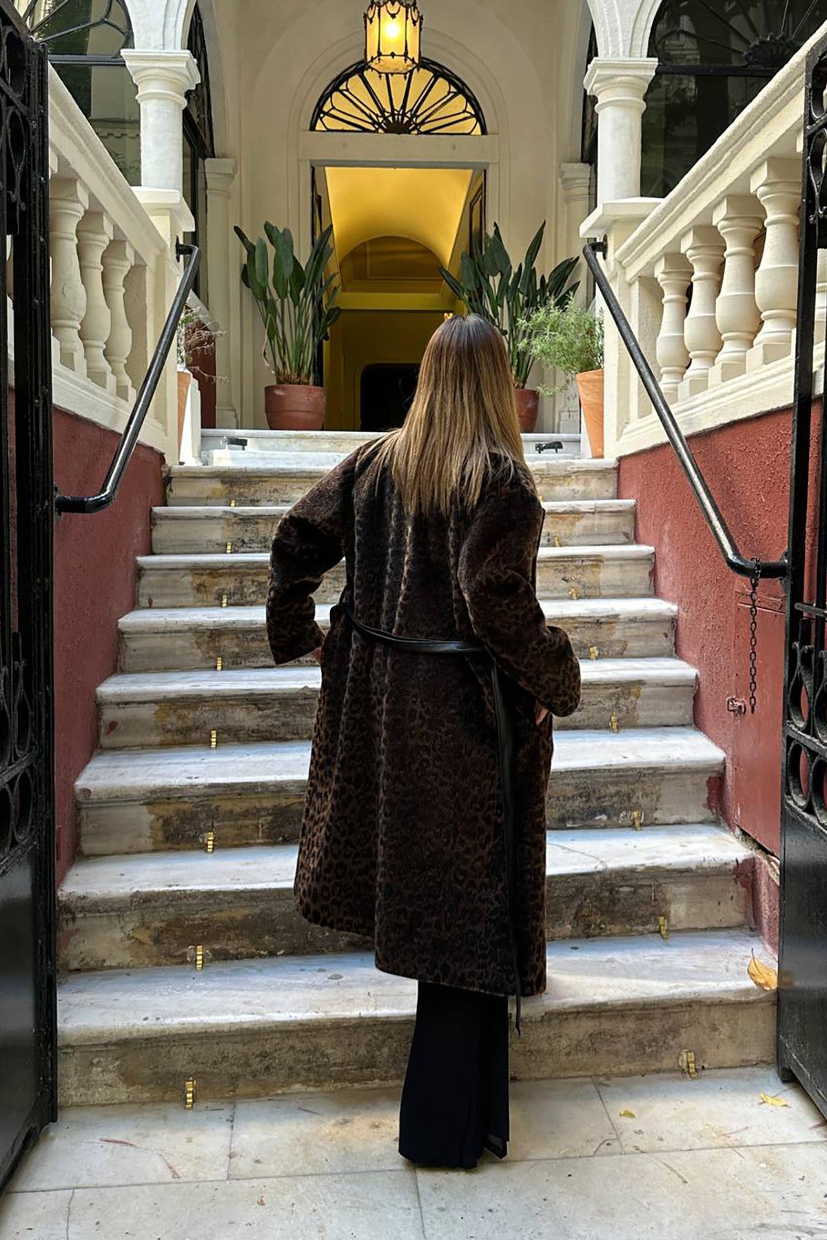 Toptan Haki Deri Kuşak Garnili Kaban