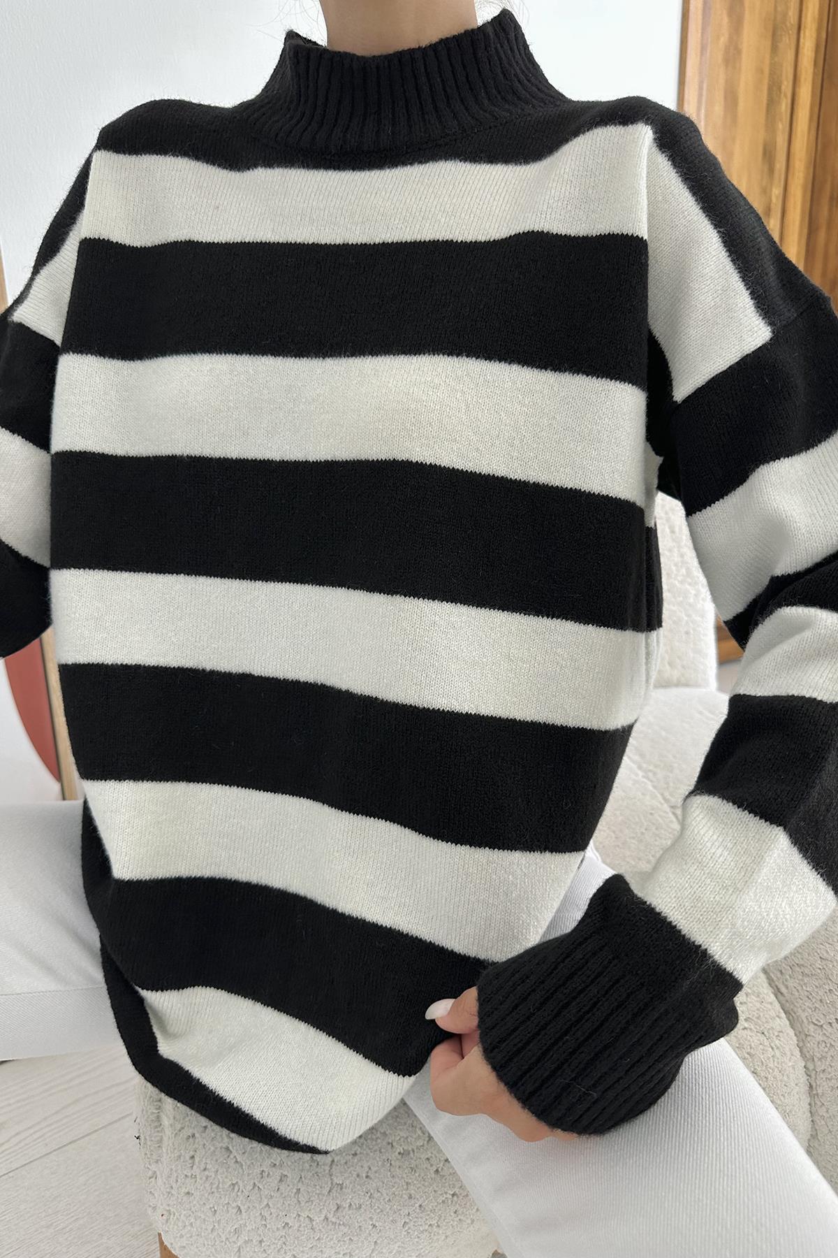 Toptan Siyah Çizgili Triko Kazak