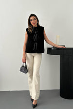 Toptan Siyah Fiyonklu Peluş Yelek