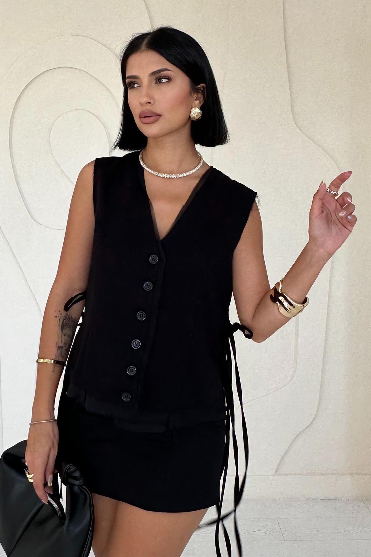 Toptan Siyah Yanları Bağcıklı Yelek