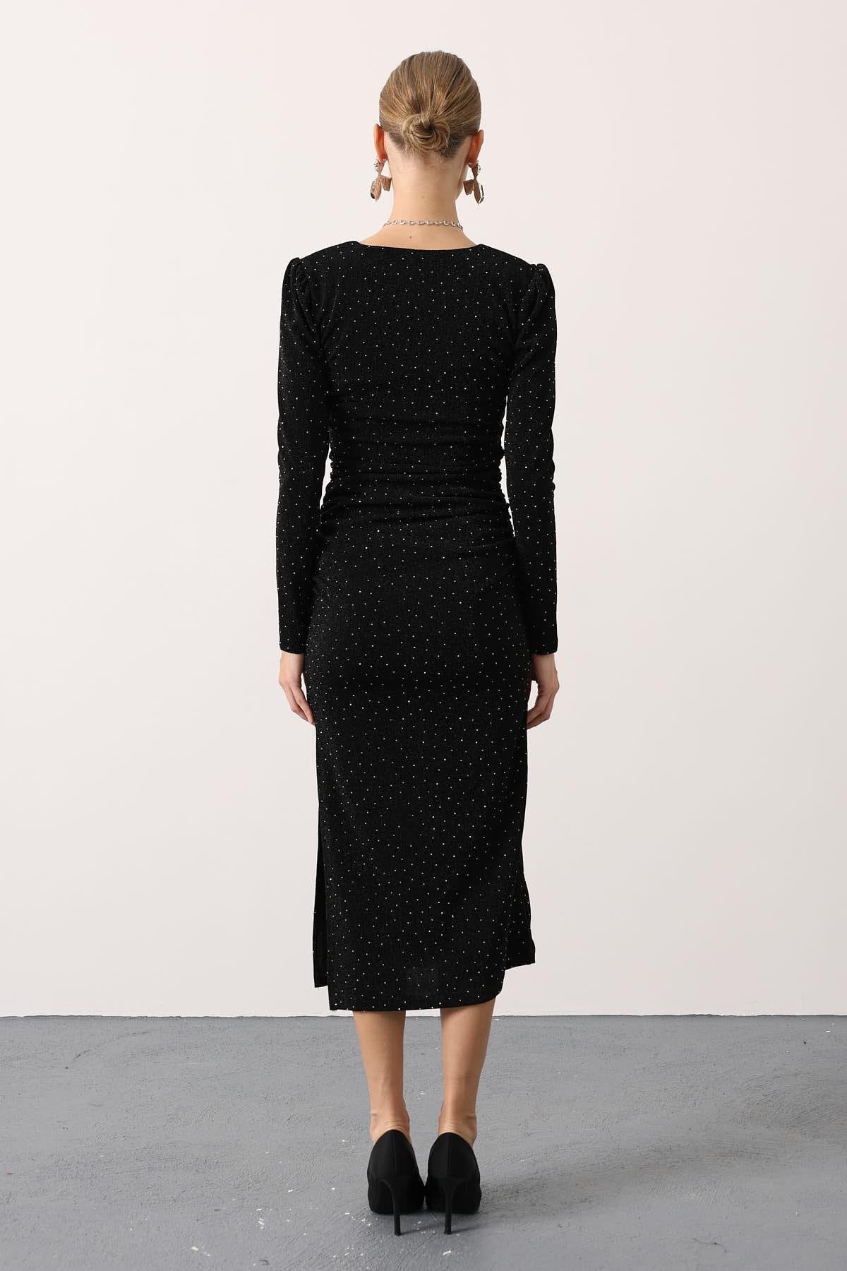 TAŞLI BÜZGÜLÜ UZUNKOL ELBİSE - Siyah