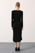 TAŞLI BÜZGÜLÜ UZUNKOL ELBİSE - Siyah