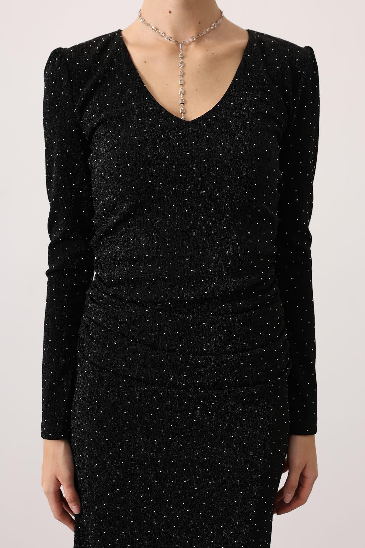 TAŞLI BÜZGÜLÜ UZUNKOL ELBİSE - Siyah