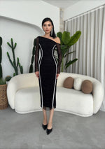 Violettes Kleid mit Schulterdetail 